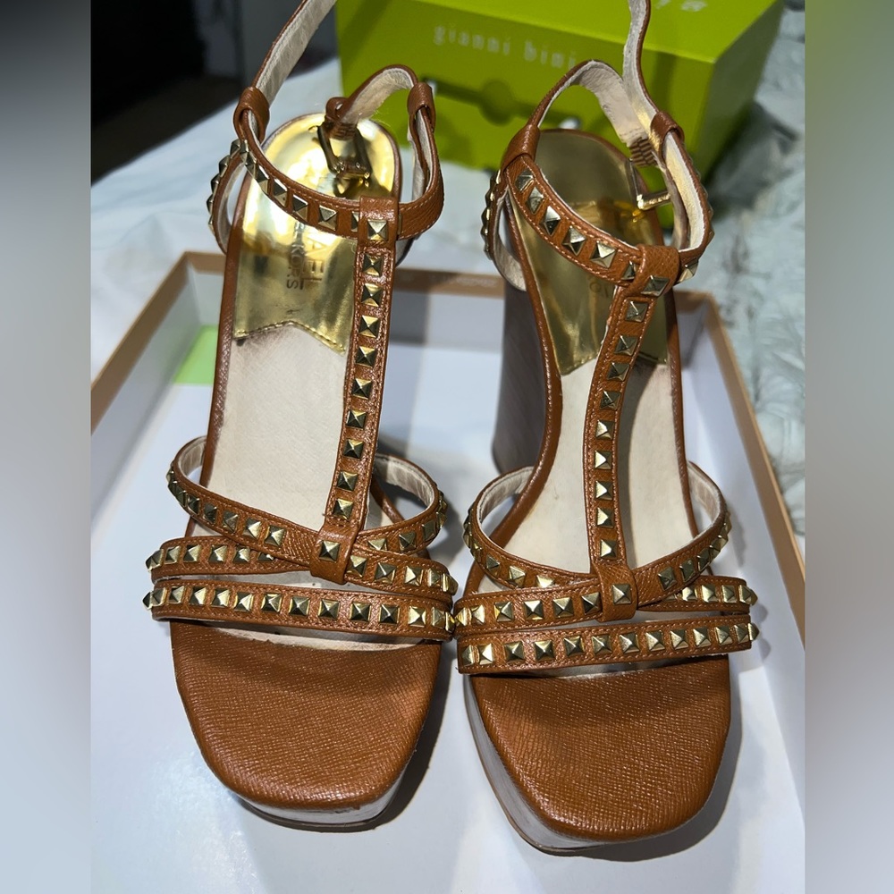 Michael kors camel wedges 6.5 good used condition